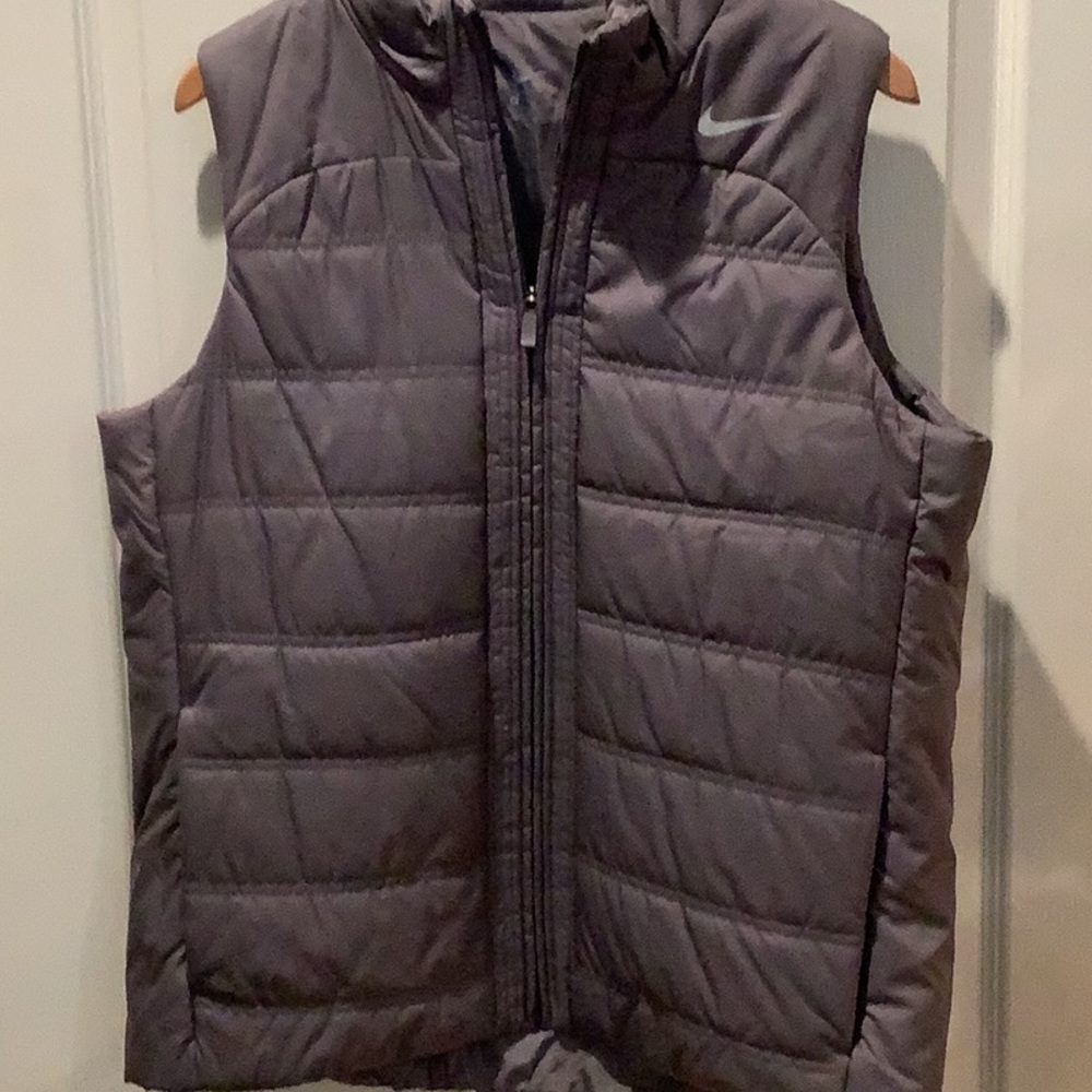 Misses/ladies Nike vest. NWOT